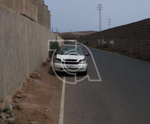 El vehículo abandonado/TA.